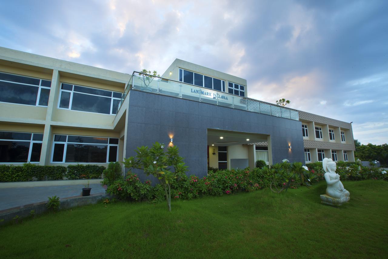 Landmark Pallavaa Beach Resorts Mamallapuram Exterior foto