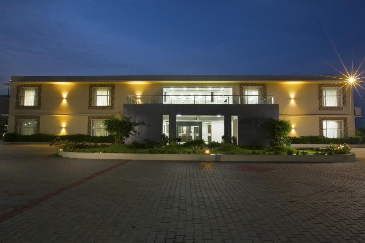 Landmark Pallavaa Beach Resorts Mamallapuram Exterior foto